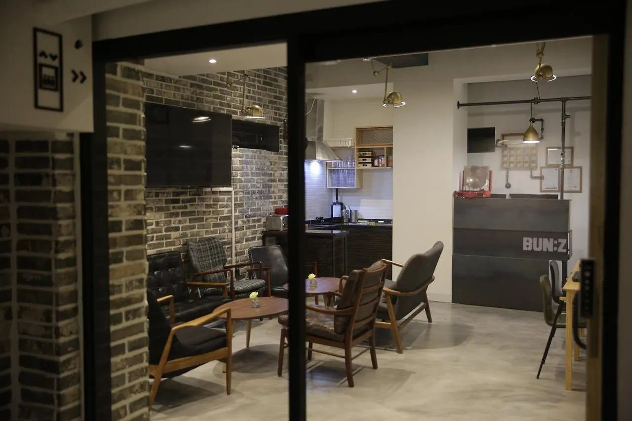 96 Bun'Z Travelers Lodge Seoul